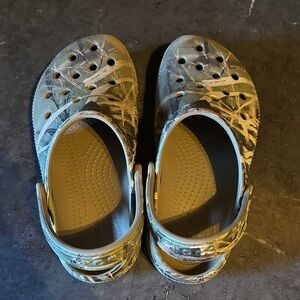 Crocs kid’s Camouflage size 12